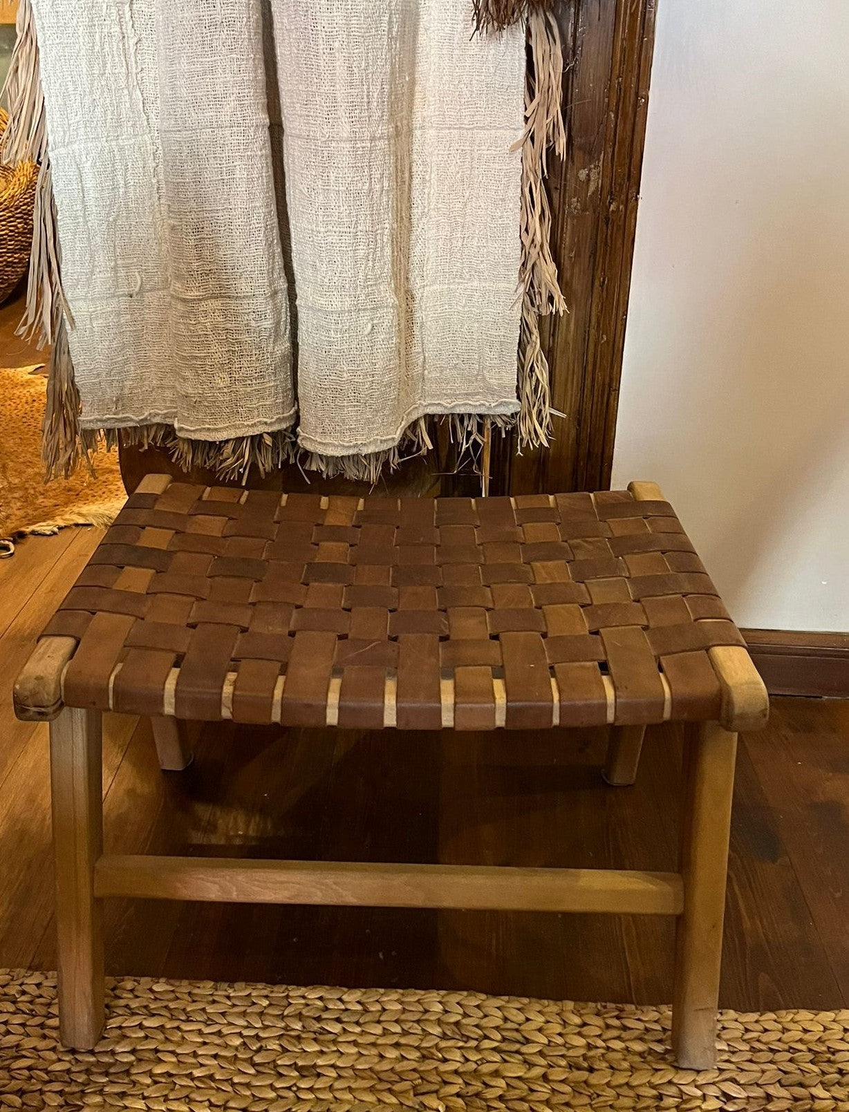 LAZY LEATHER STOOL