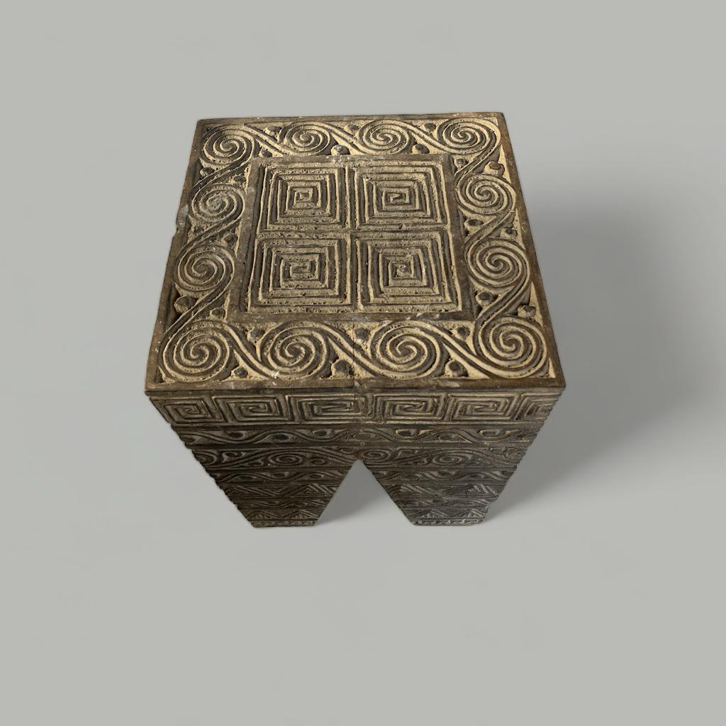 ASTUTI COFFEE TABLE