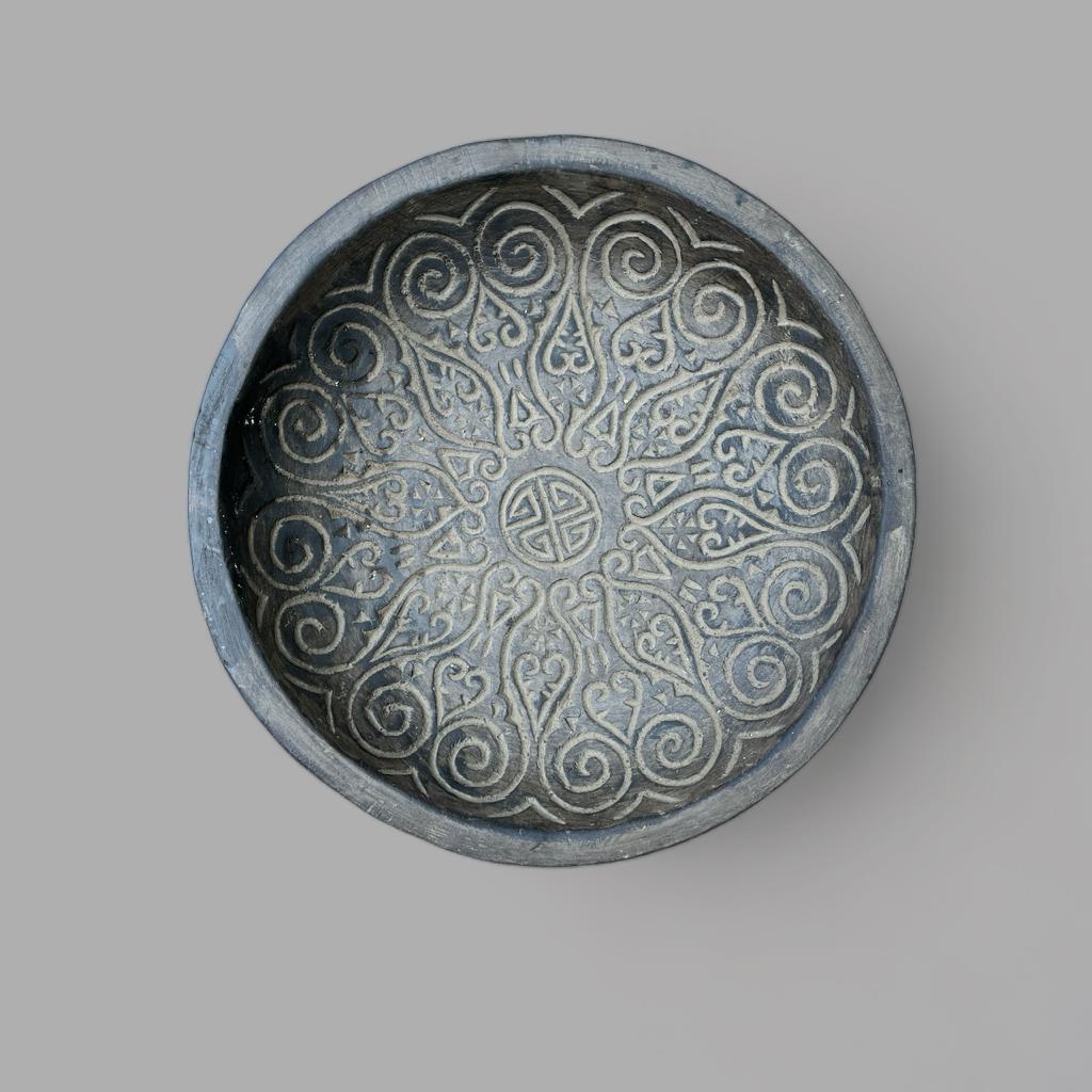 ASTUTI PLATE