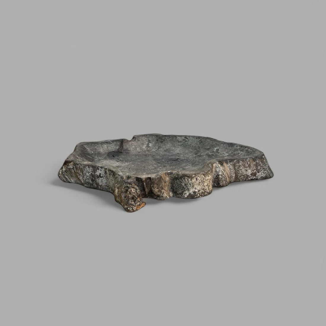 ASYMMETRIC PLATE