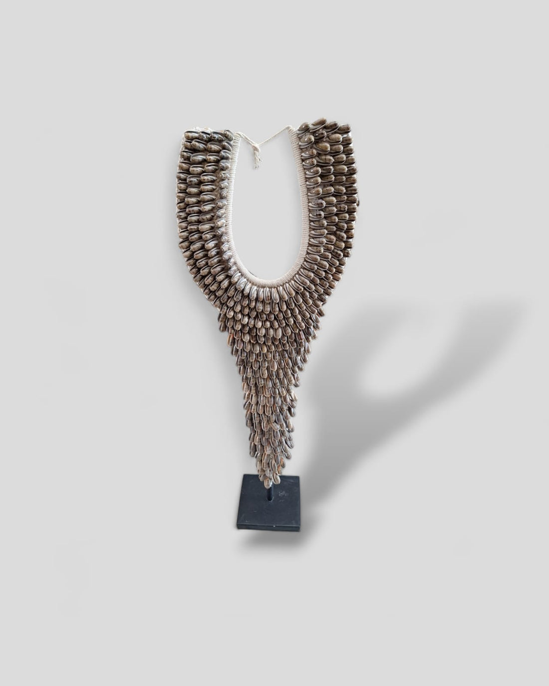 YANA SHELL NECKLACE