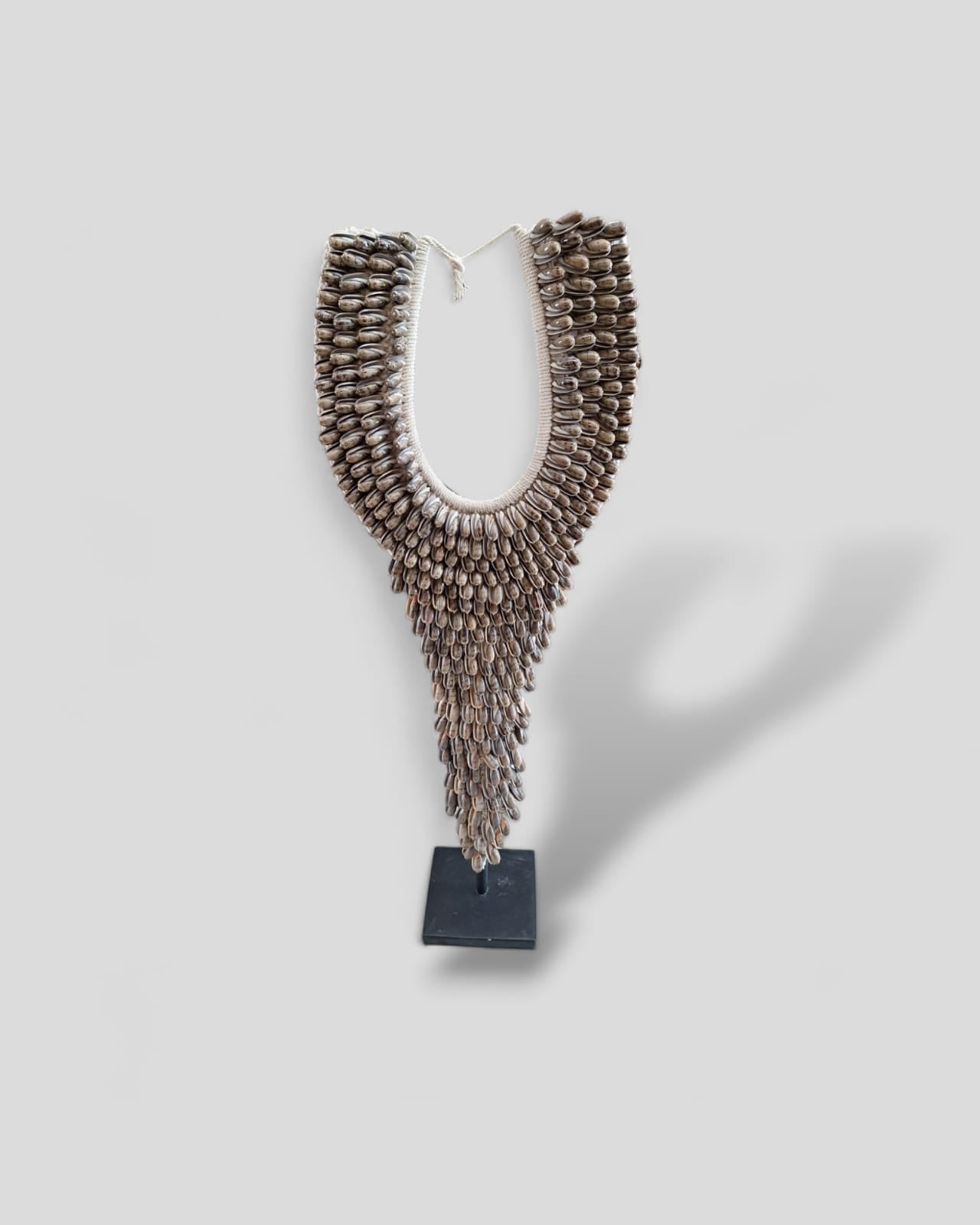 YANA SHELL NECKLACE