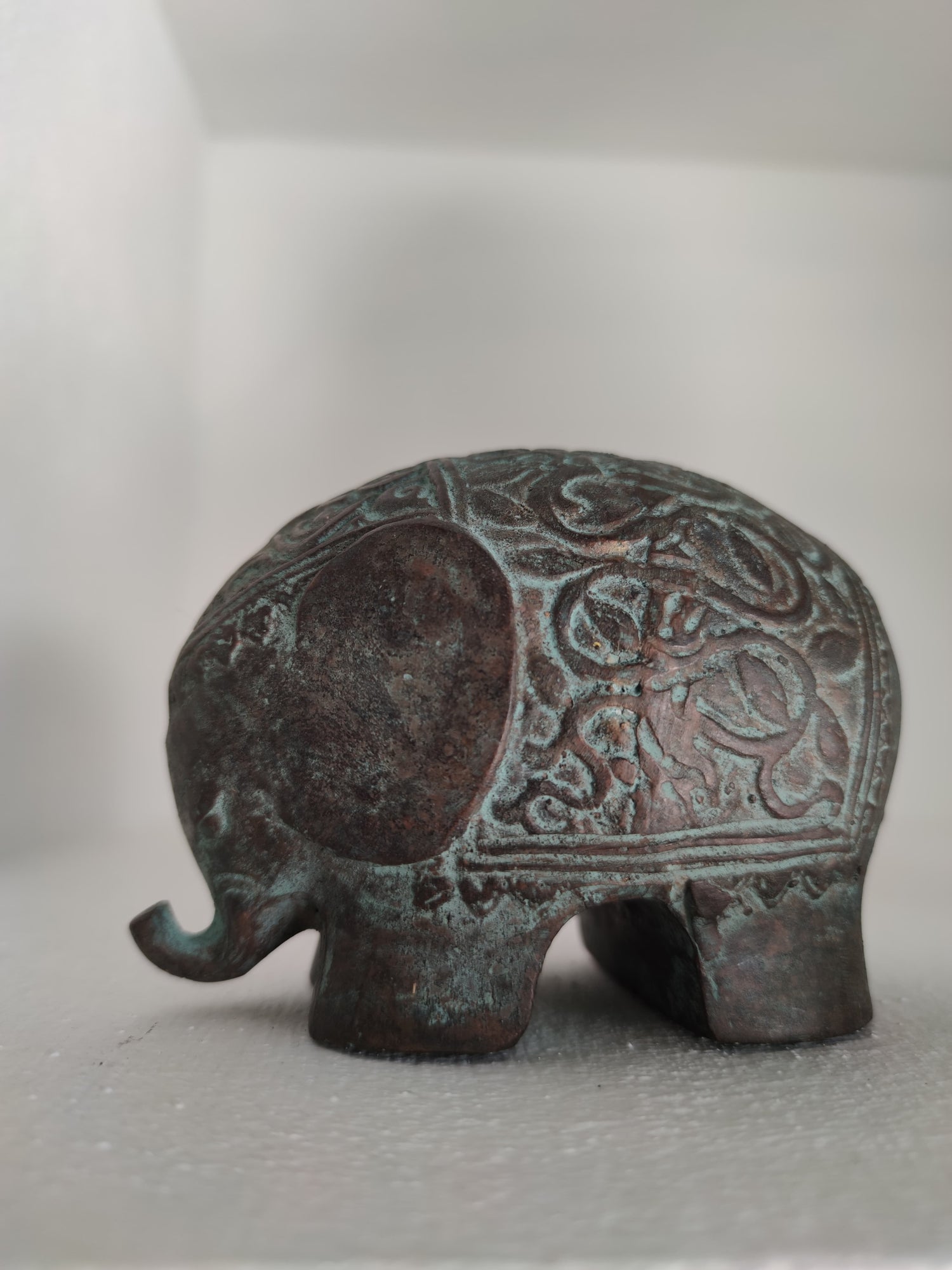 BRONZ DESENLİ FİL M