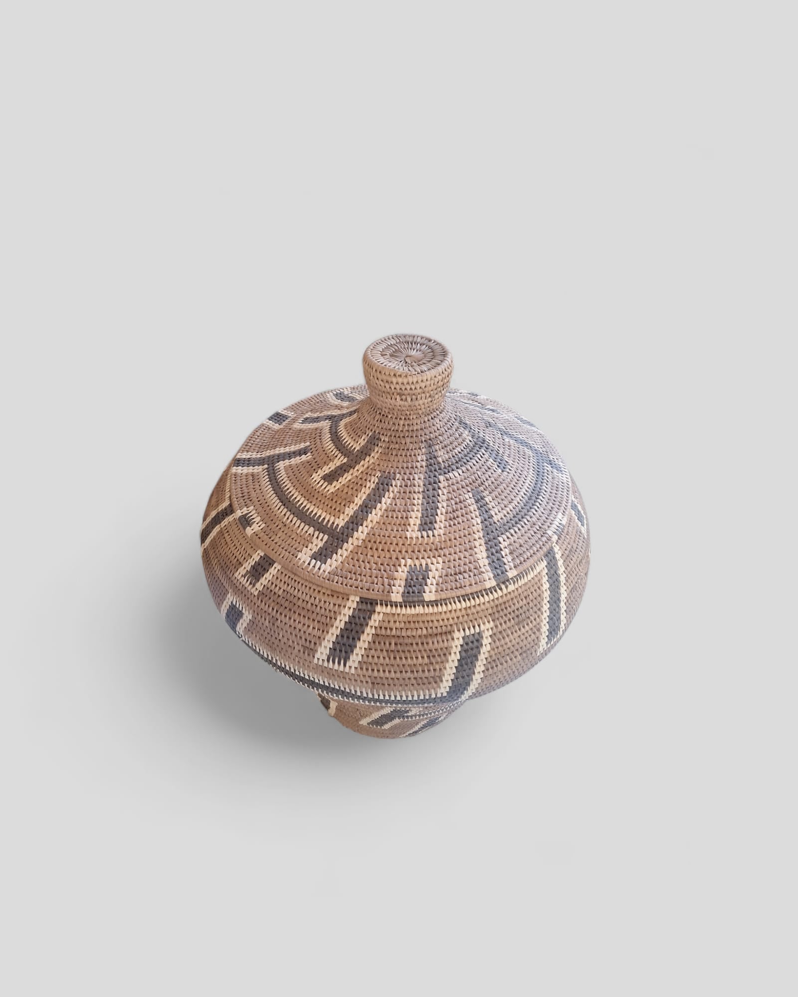 RATTAN DECORATIVE VASE XL