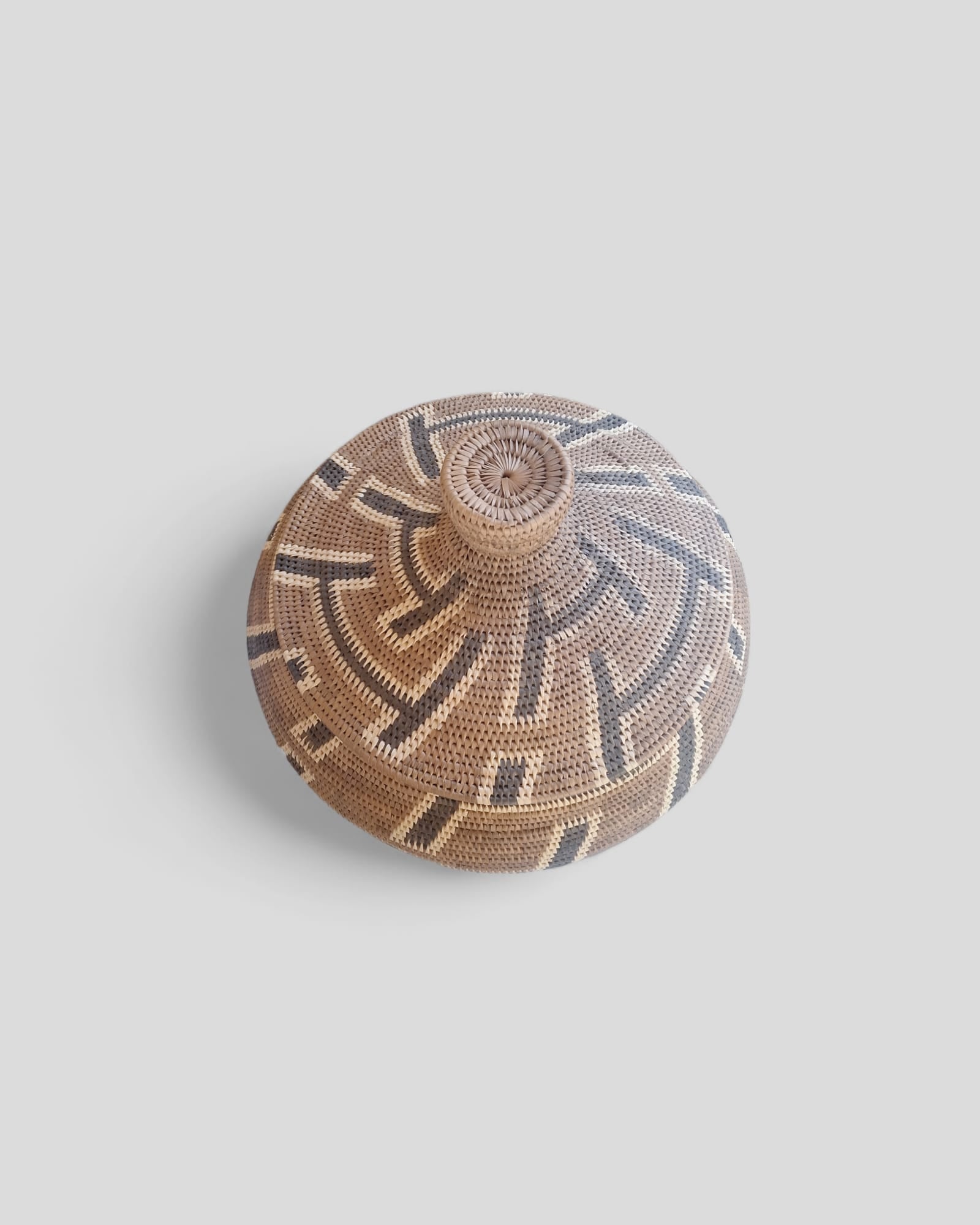RATTAN DECORATIVE VASE XL