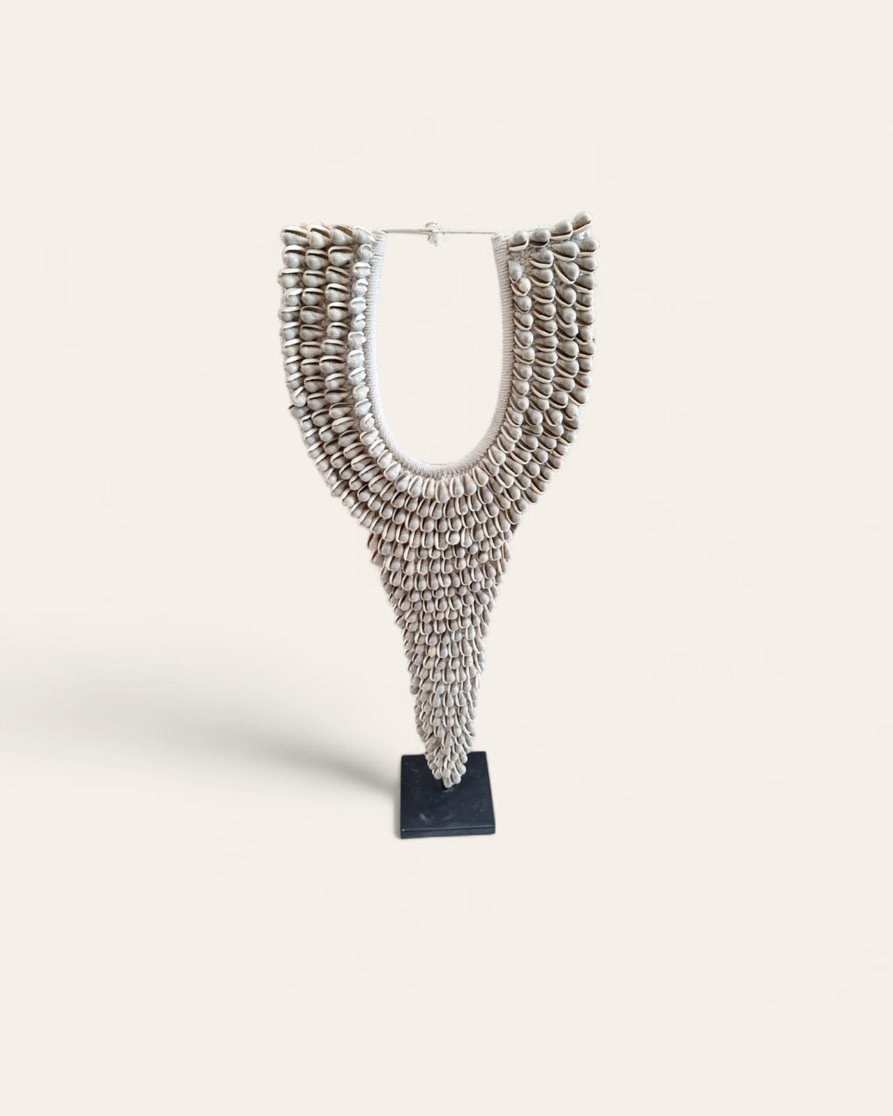 YANA SHELL NECKLACE