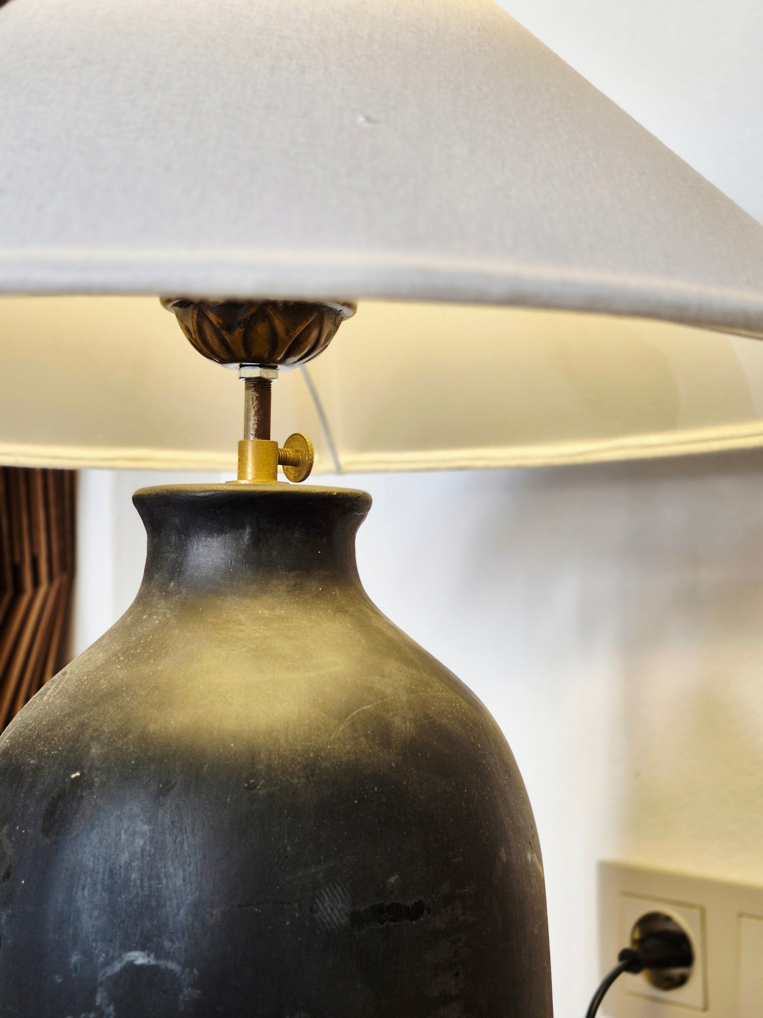 HANDLED LAMPSHADE