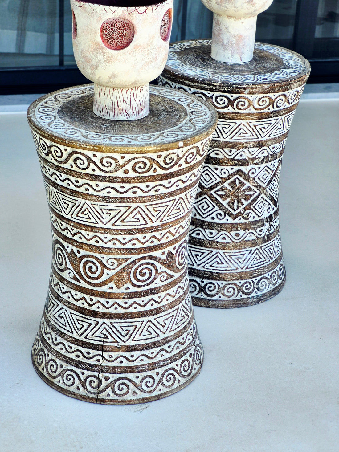 EMBROIDERED SANDGLASS STOOL