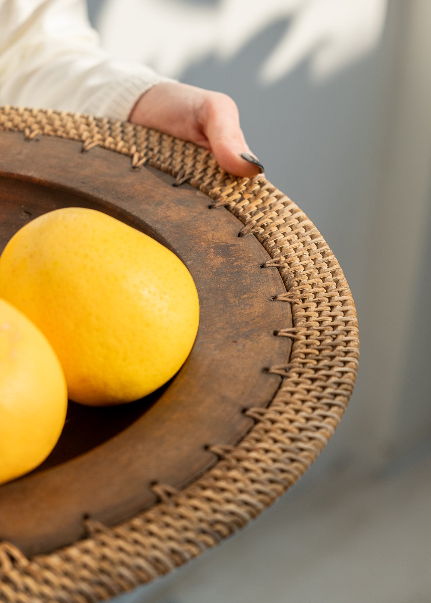 KNITTED RATTAN DARK WOOD TRAY