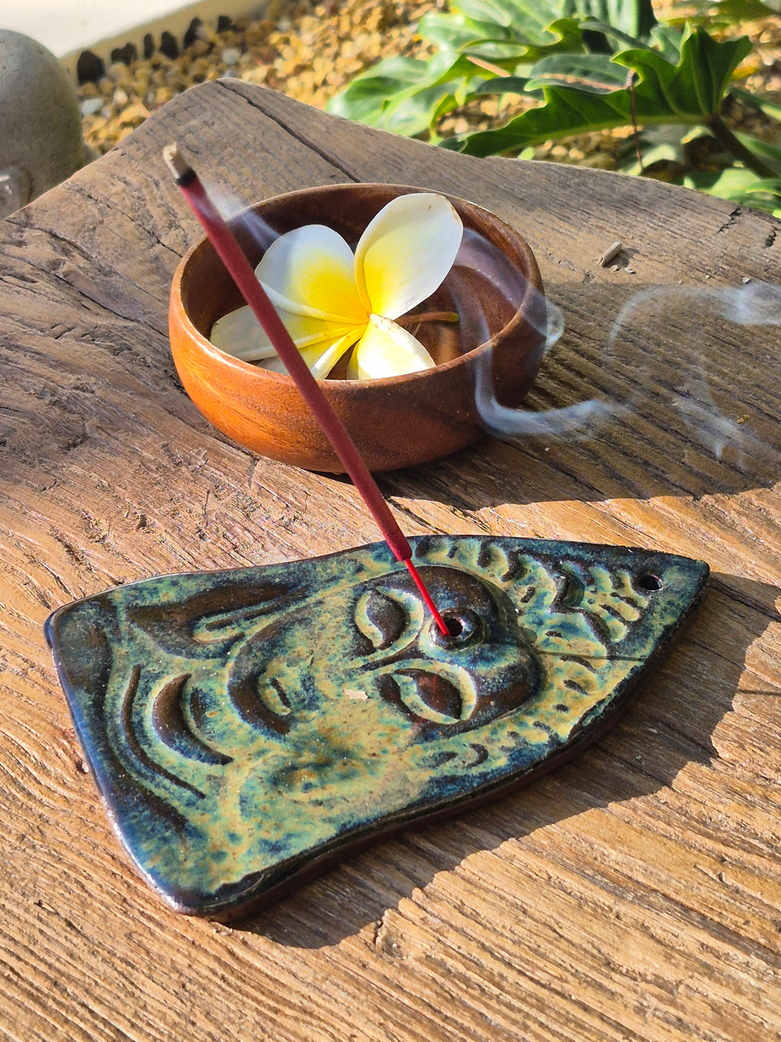 Amorf Buddha tütsülük