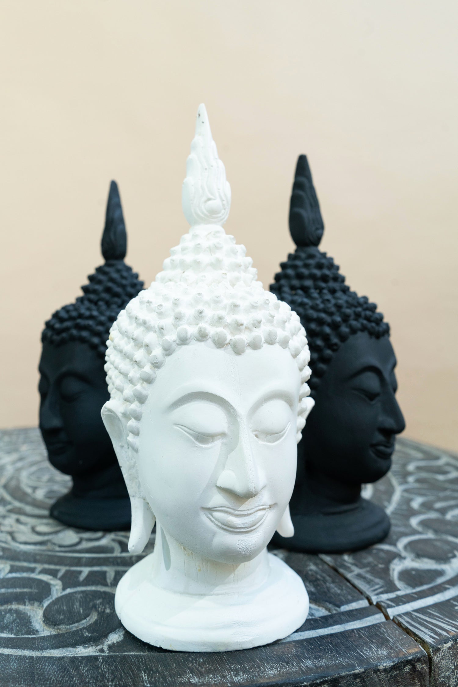 POINTED BUDDHA BUST M