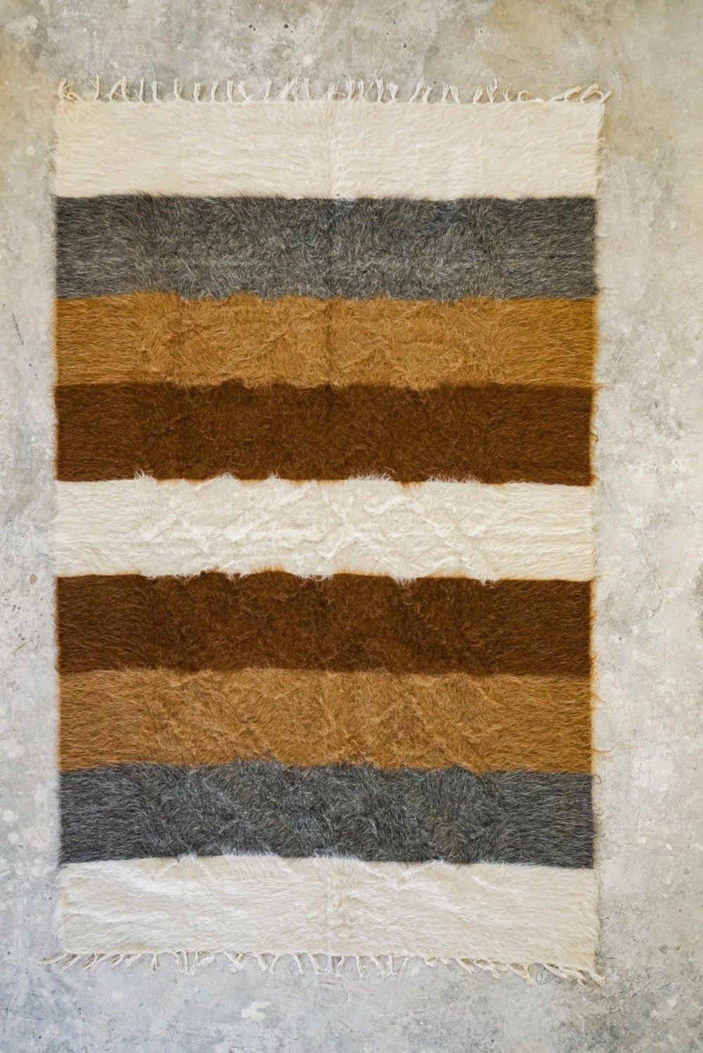 HAND-WOVEN SİİRT RUG