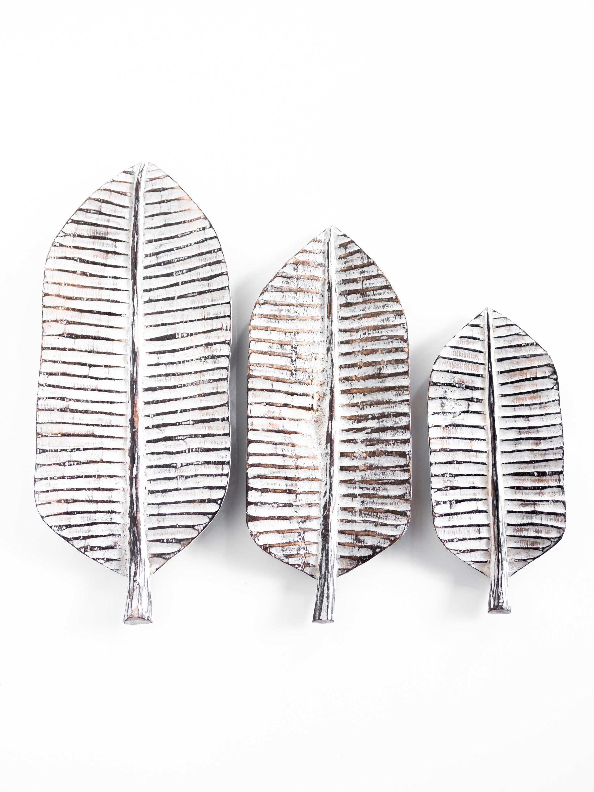 SET OF THREE DARK WOOD BANANA LEAF