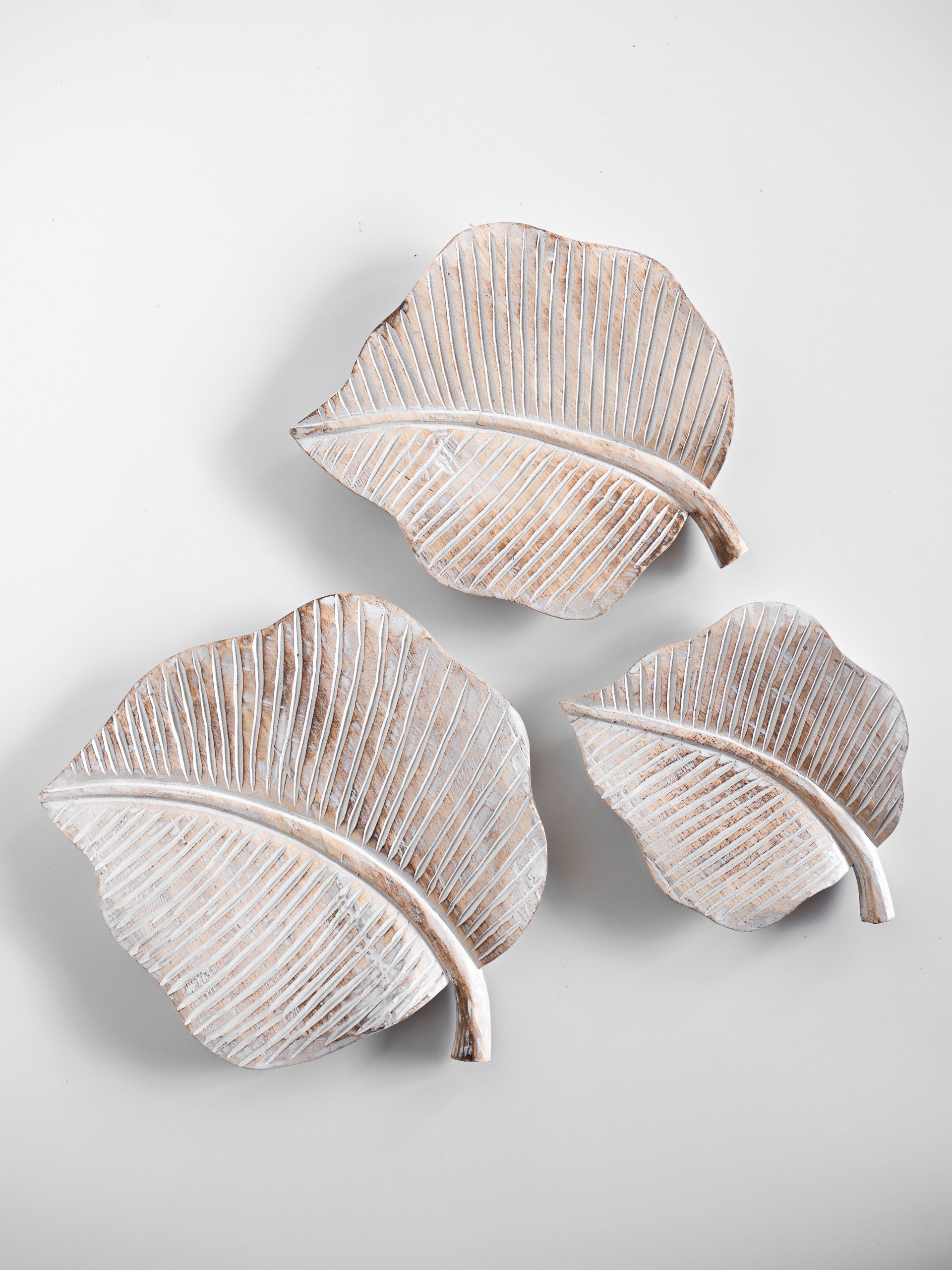 SET OF THREE WOODEN STRAWBERRY LEAVES