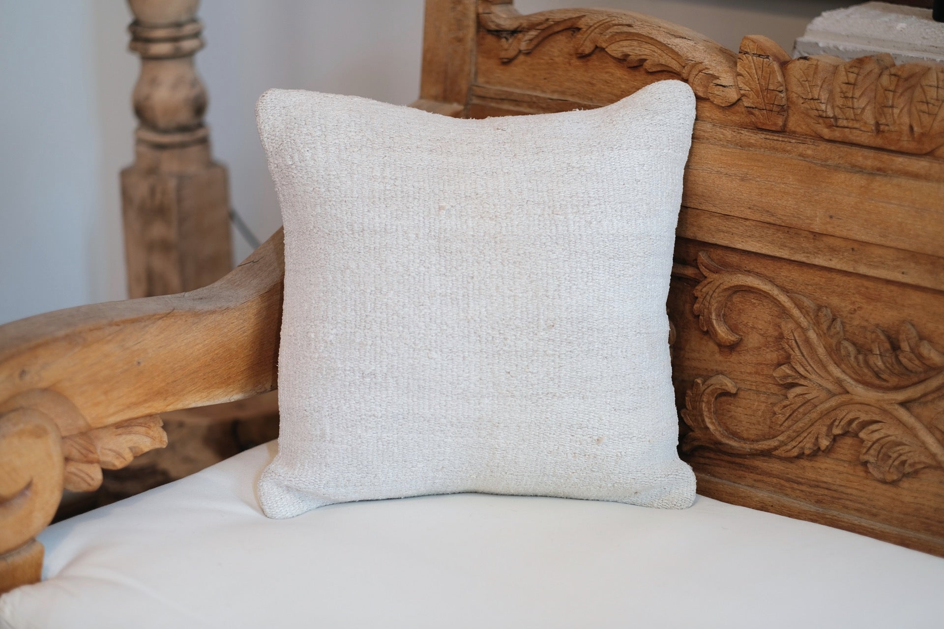 HANDWOVEN HEMP CREAM PILLOWCASE