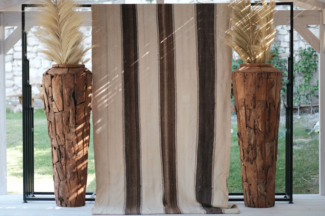 HANDWOVEN COFFEE STRIPED RUG