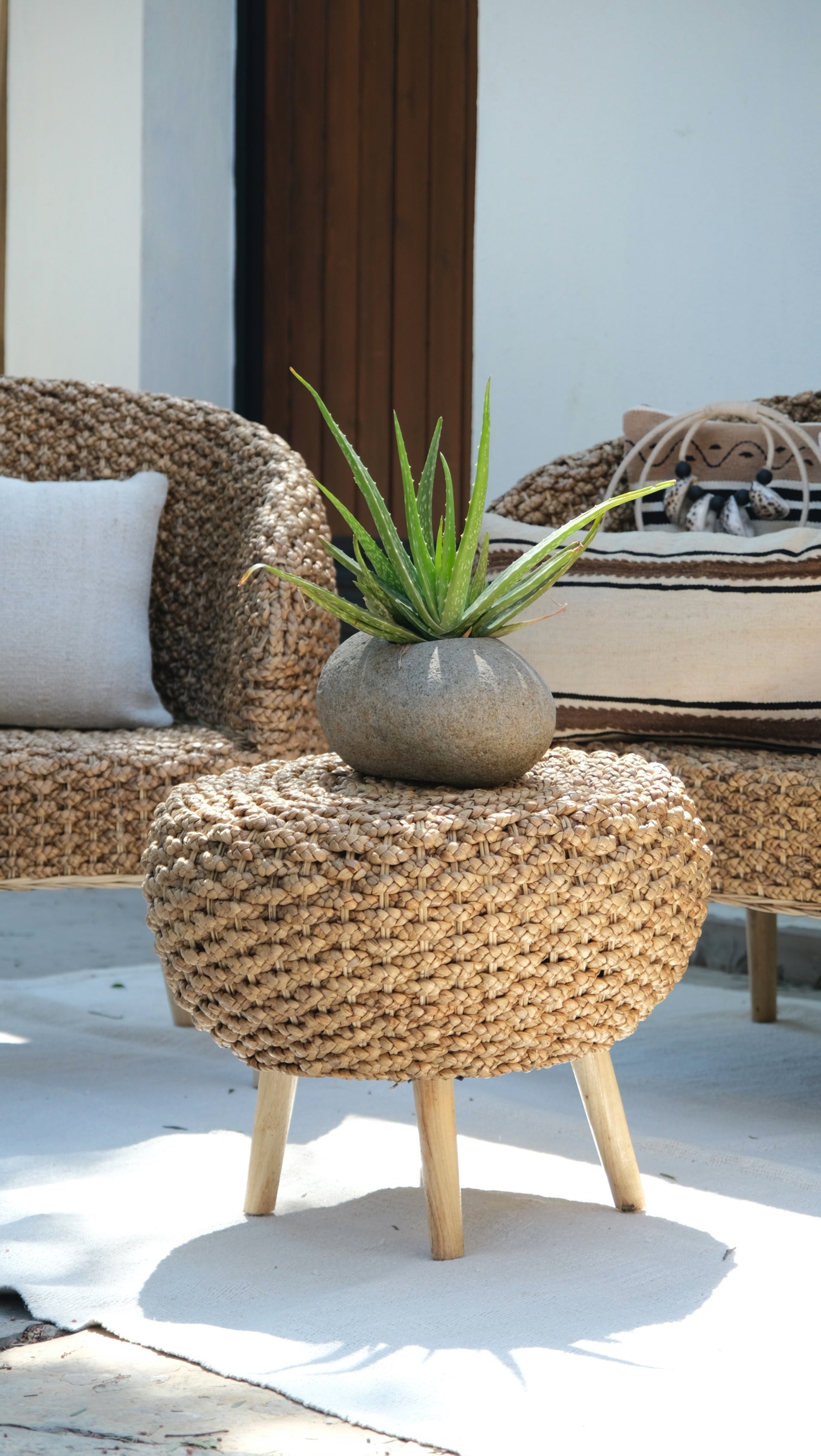 SEAGGRAS CONIC TABLE