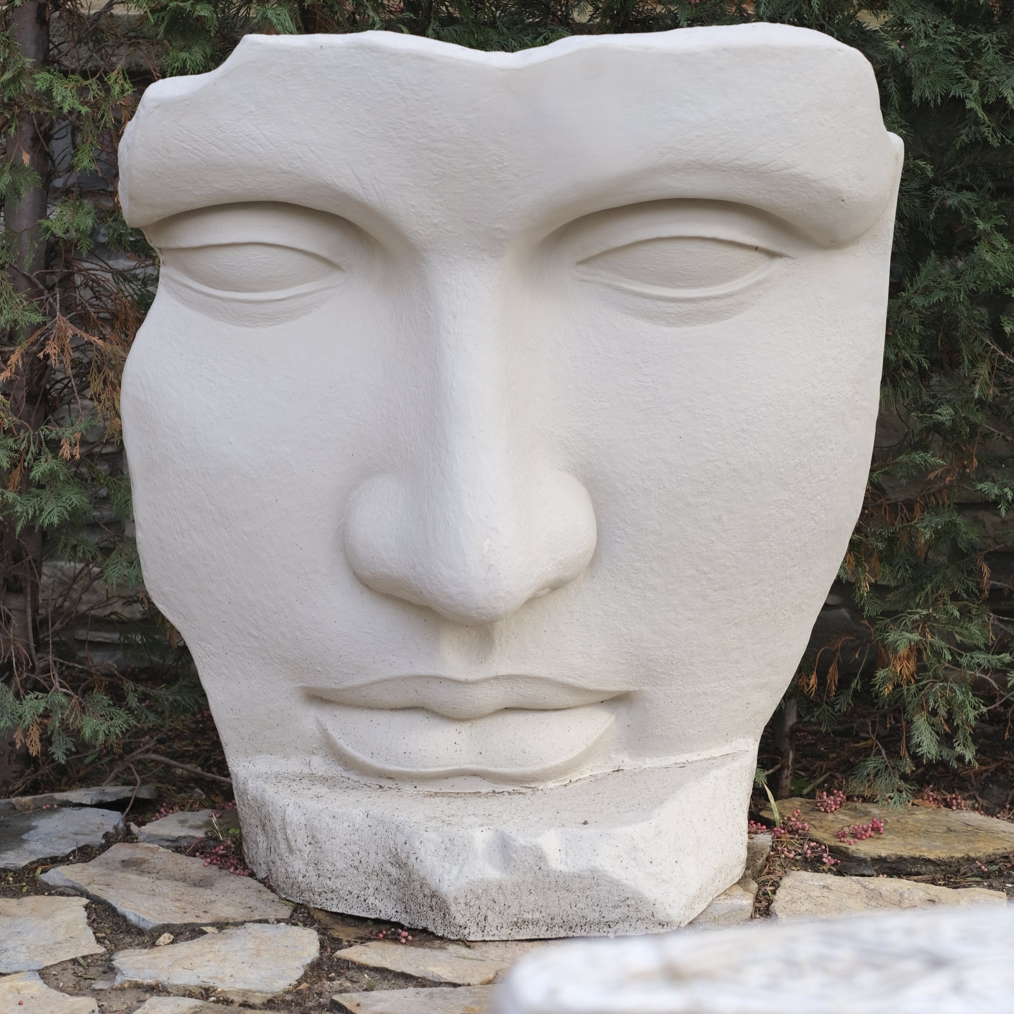 FACE TO FACE SCULPTURE